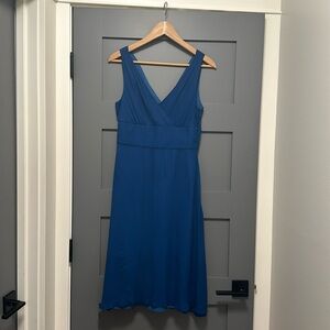 Jcrew beautiful 100% silk dress.Lining 100% Polyester.Side zipper